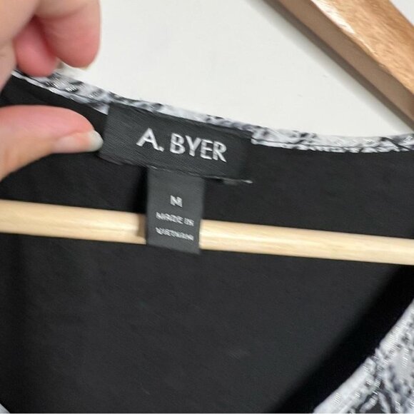 A Byer Womens Size Medium Black Silver Flutter Open Sleeve Blouse Metallic Layer - Picture 8 of 11